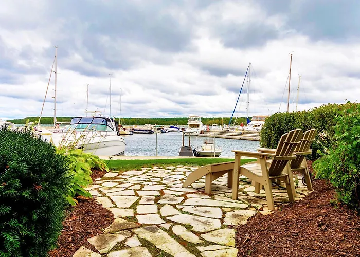 Harbor Guest House