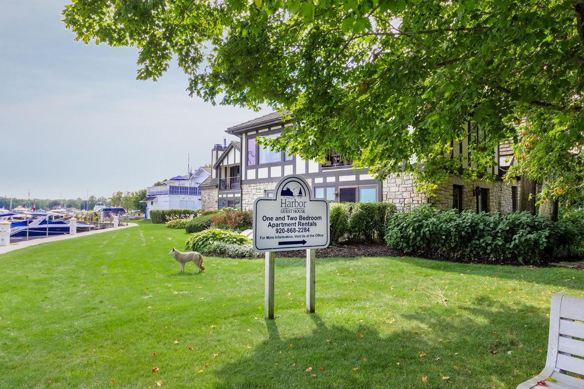 Harbor Inn