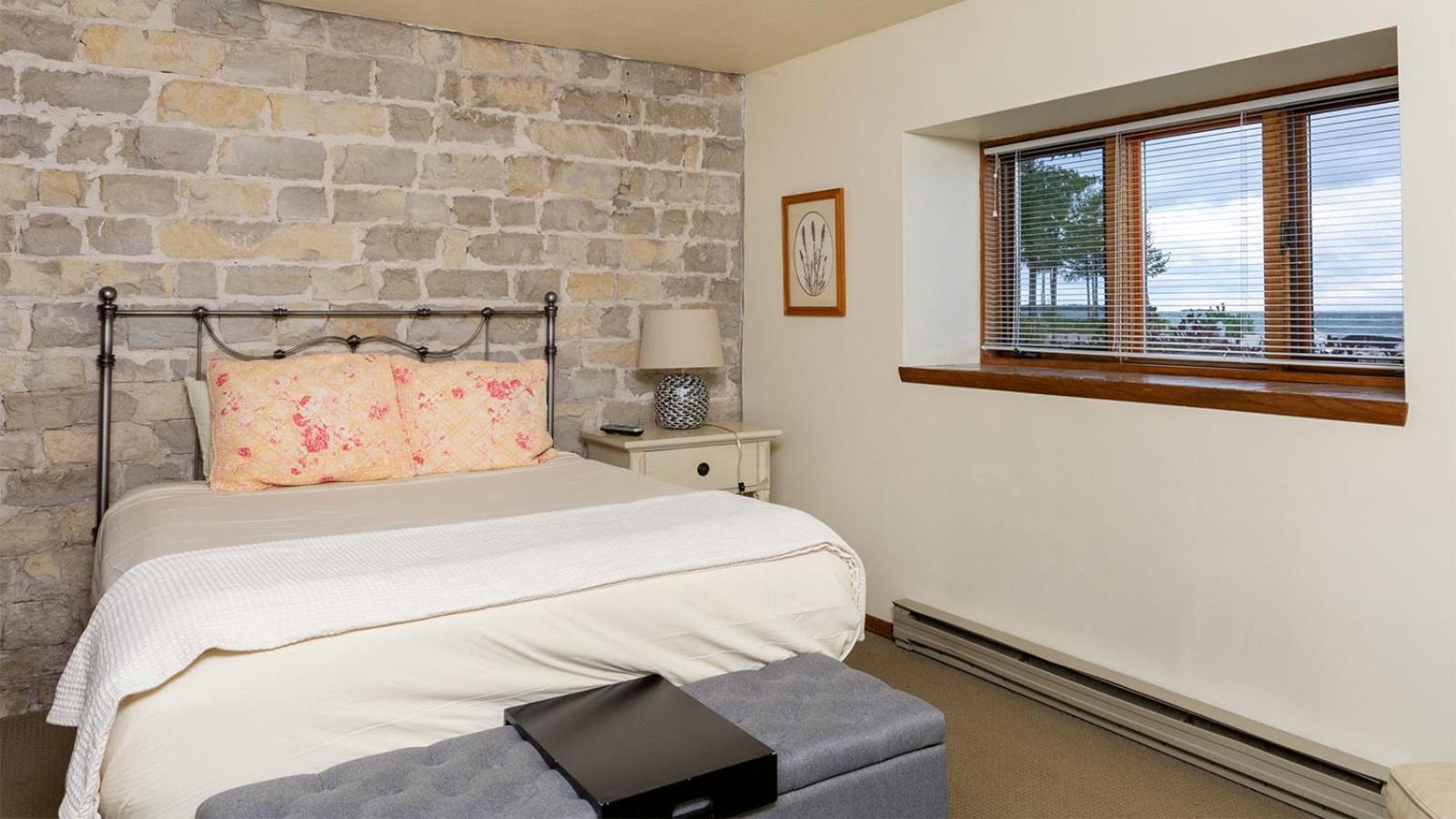 Harbor Inn Fish Creek