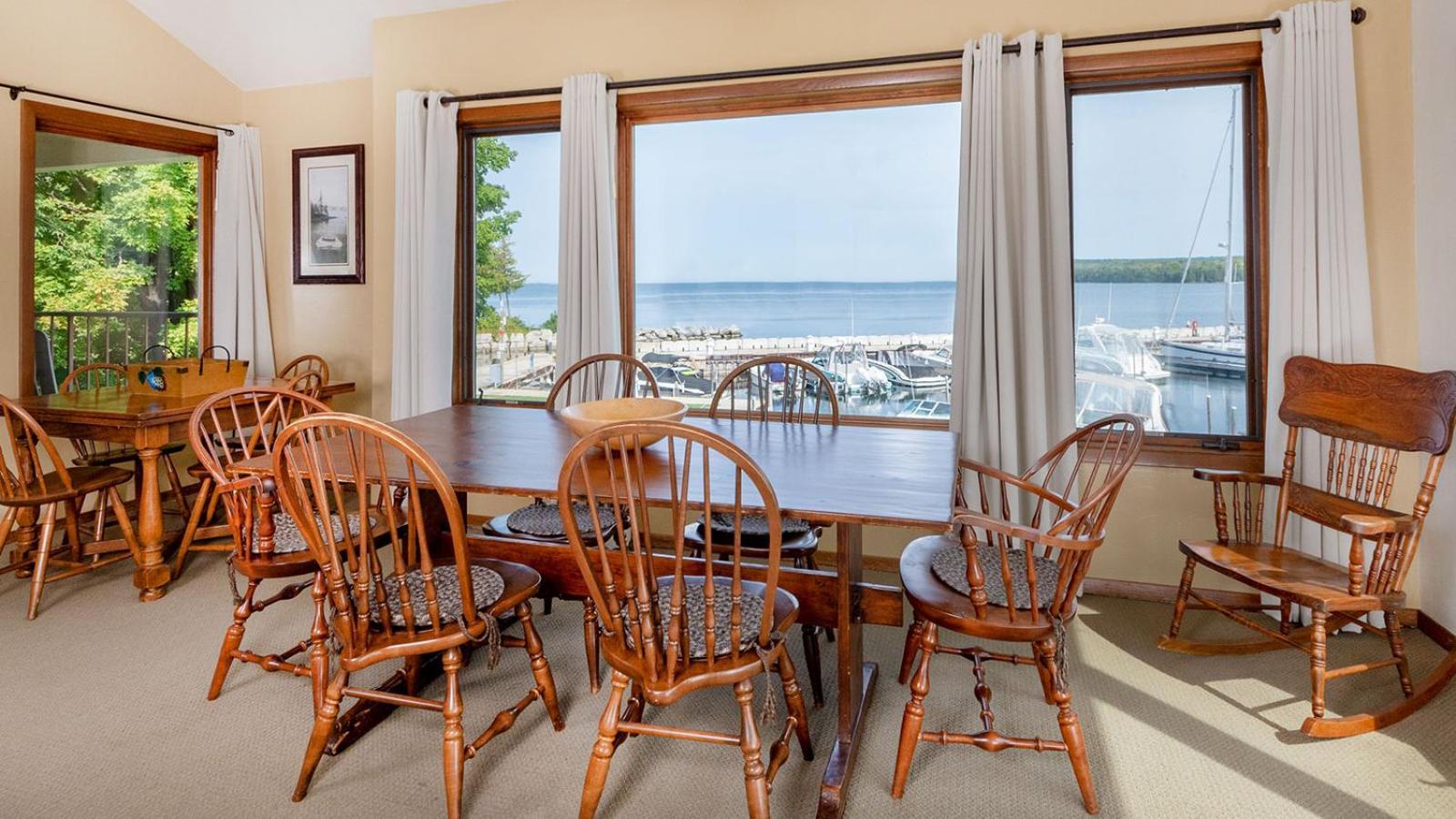 Inn Harbor Fish Creek